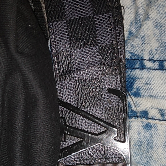 Louis Vuitton belt - Picture 1 of 1